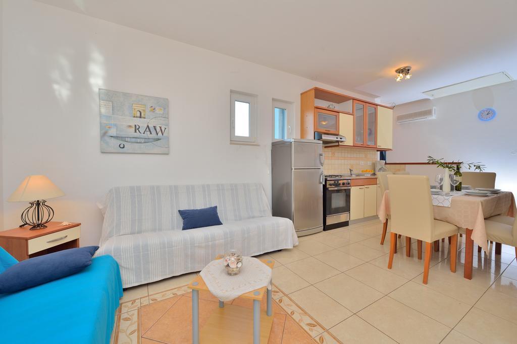 Sara Apartments Petrčane Oda fotoğraf