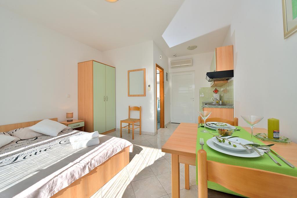 Sara Apartments Petrčane Oda fotoğraf
