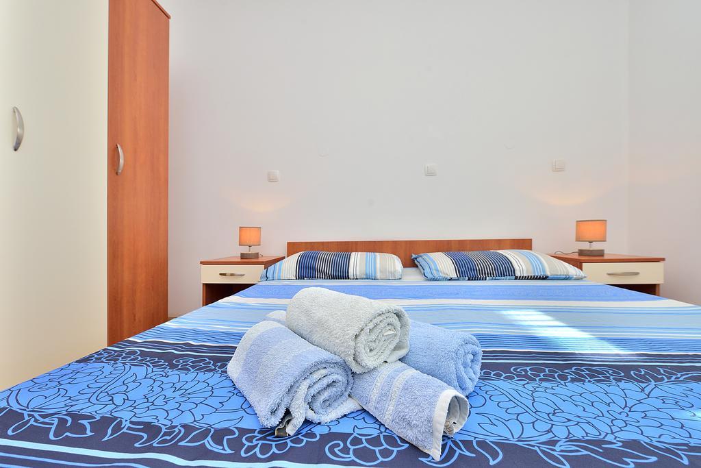 Sara Apartments Petrčane Oda fotoğraf