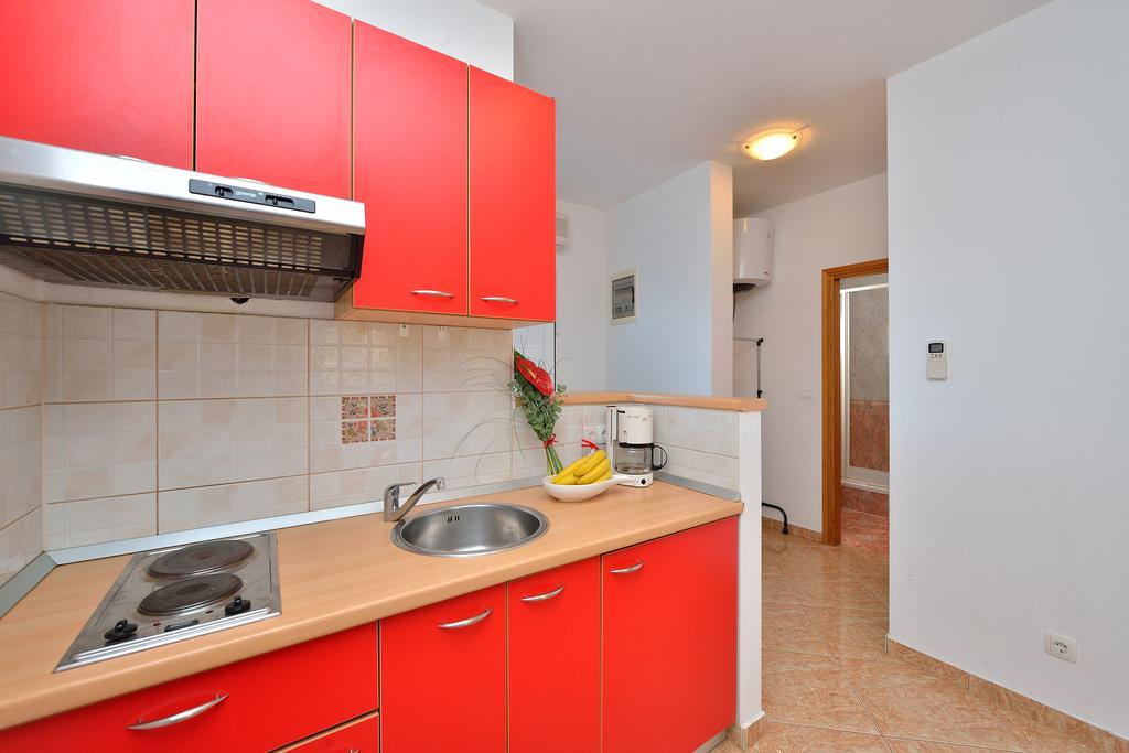 Sara Apartments Petrčane Oda fotoğraf